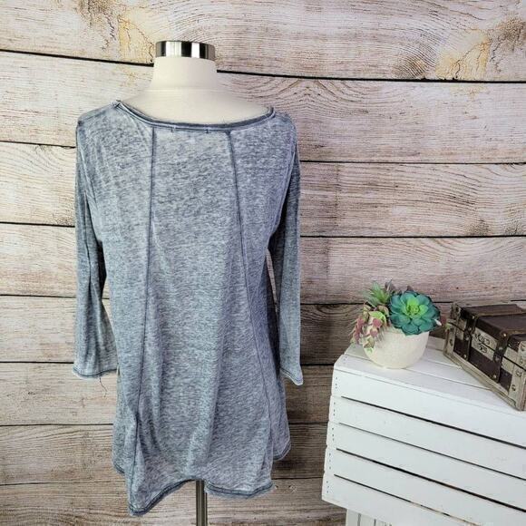 Cyrus Women's Gray Faded Long Sleeve Scoop Neck Distressed Sweater Size Medium - Picture 3 of 5
